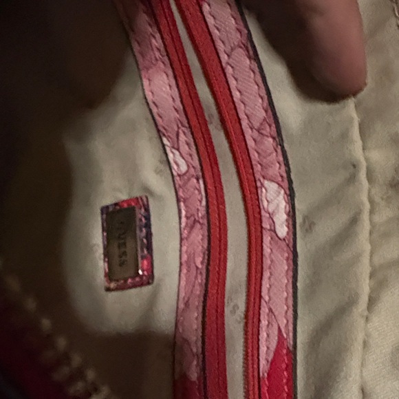Guess Red Floral Crossbody Bag - Picture 3 of 3